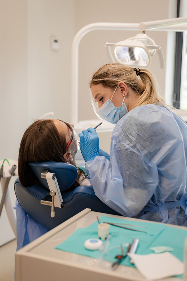 Pregătirea danturii pentru brackeți/alignere